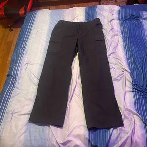 Under Armor Cargo Pants / Very Good condition / Size 36 x 30